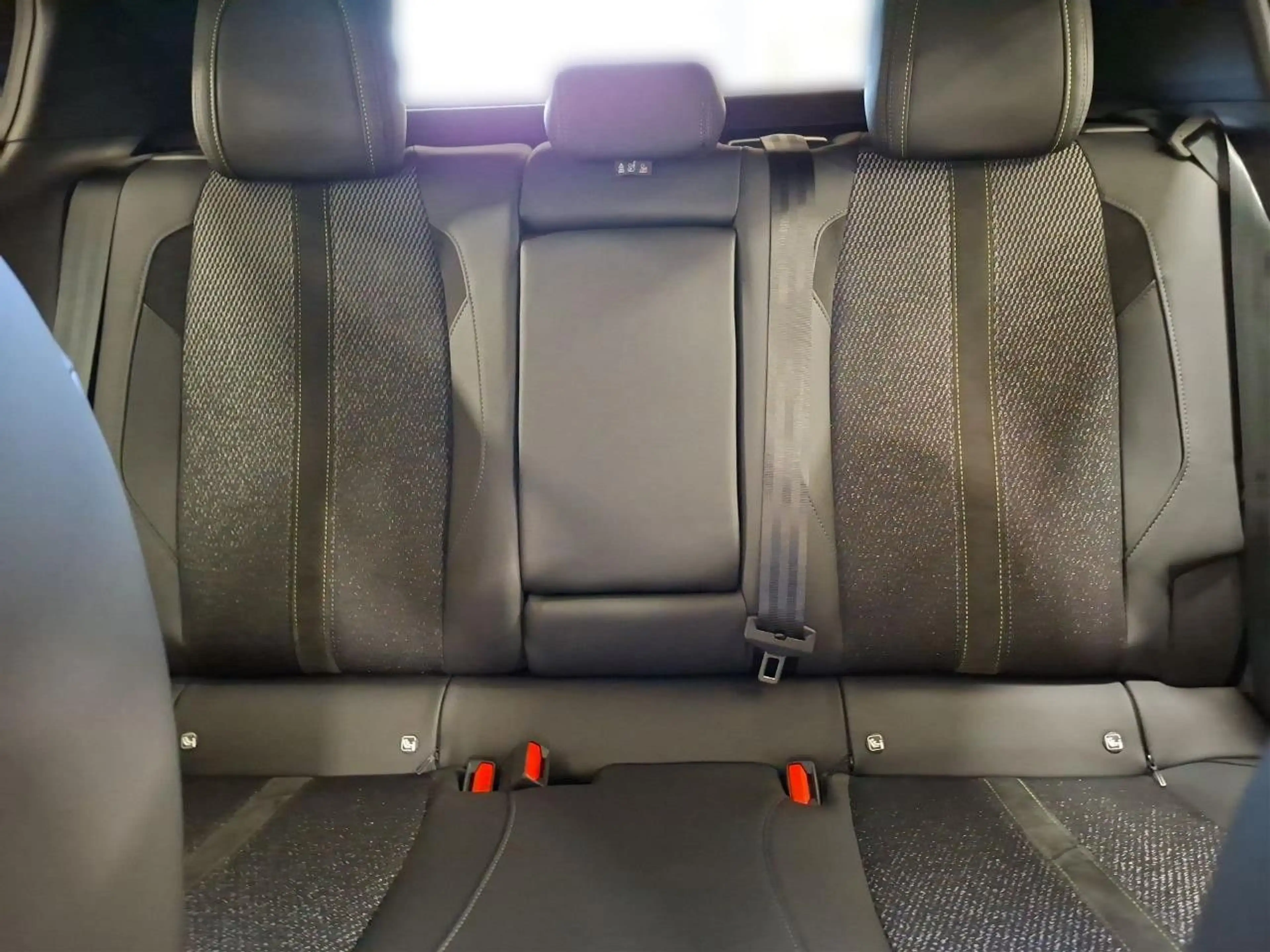 Peugeot 408 GT PHEV 225 e-DSC7 *SCHIEBEDACH* — photo 13