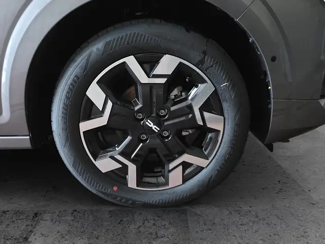 Dacia Sandero view 5
