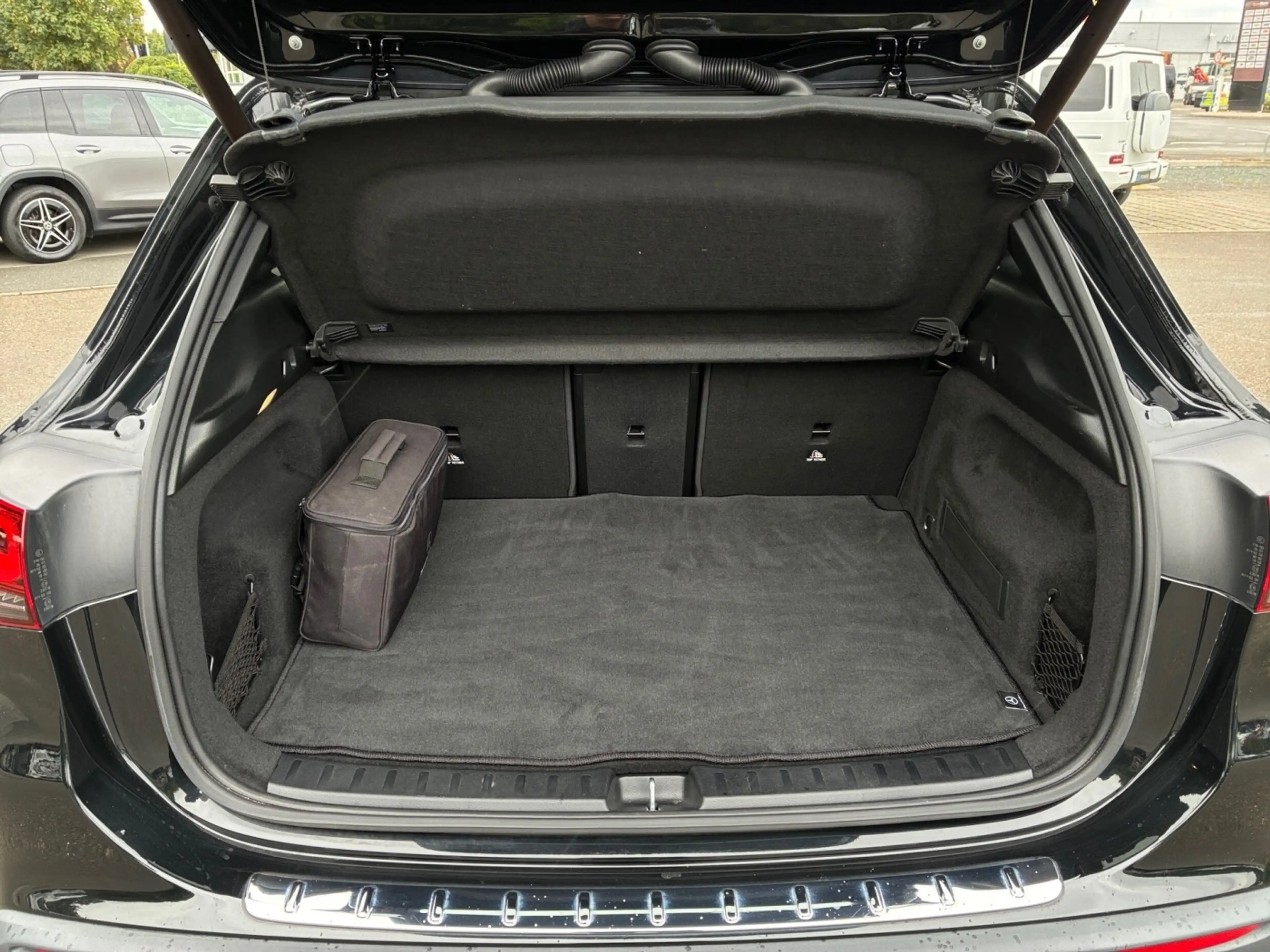 Mercedes-Benz EQA 250 MBUX+Progressive+Ambiente+Fahrassist+LED — photo 13