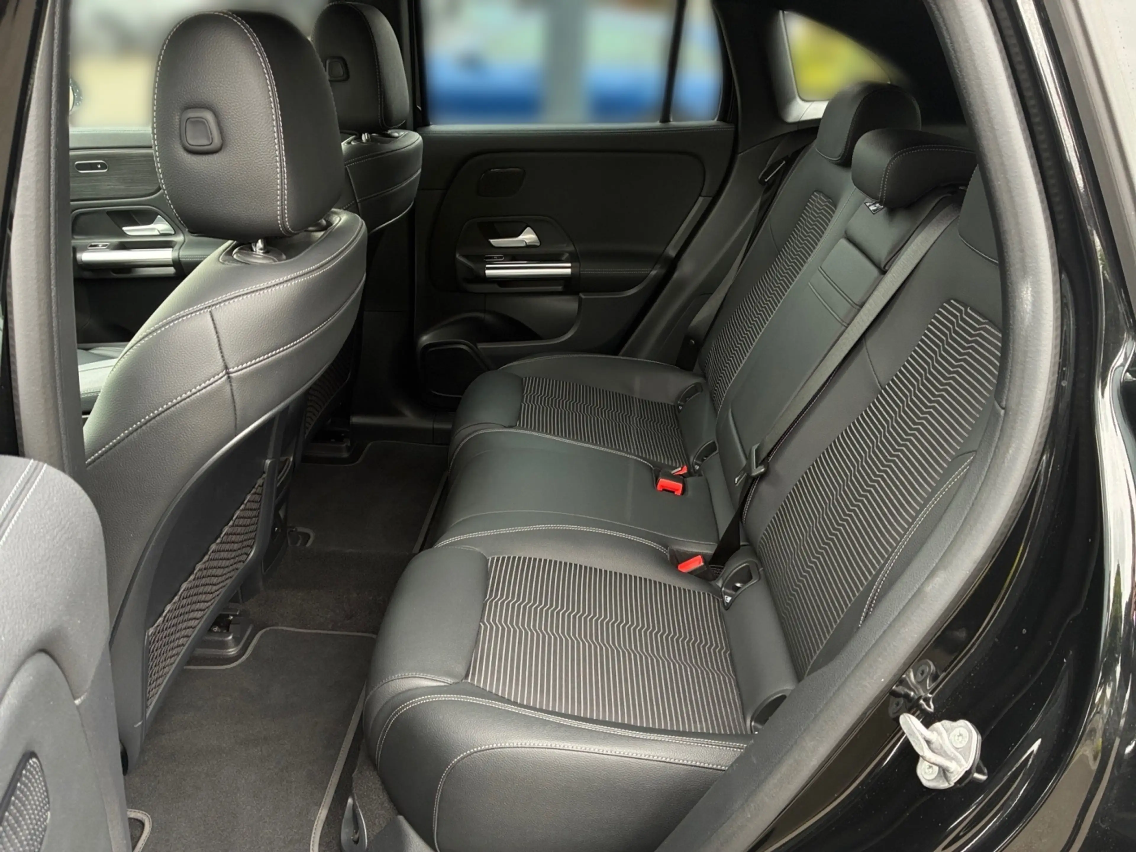 Mercedes-Benz EQA 250 MBUX+Progressive+Ambiente+Fahrassist+LED — photo 9