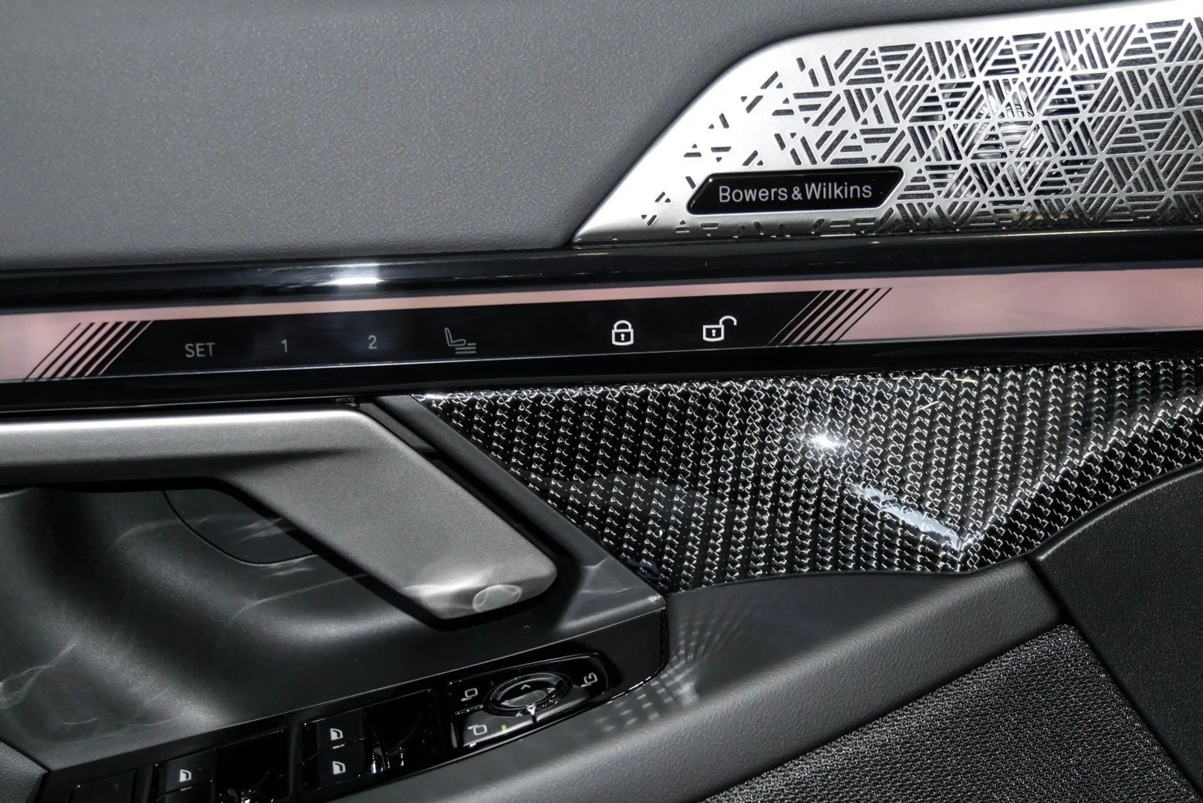BMW 550 e xDrive Touring M Sport HUD PANO ACC AHK LM — photo 15