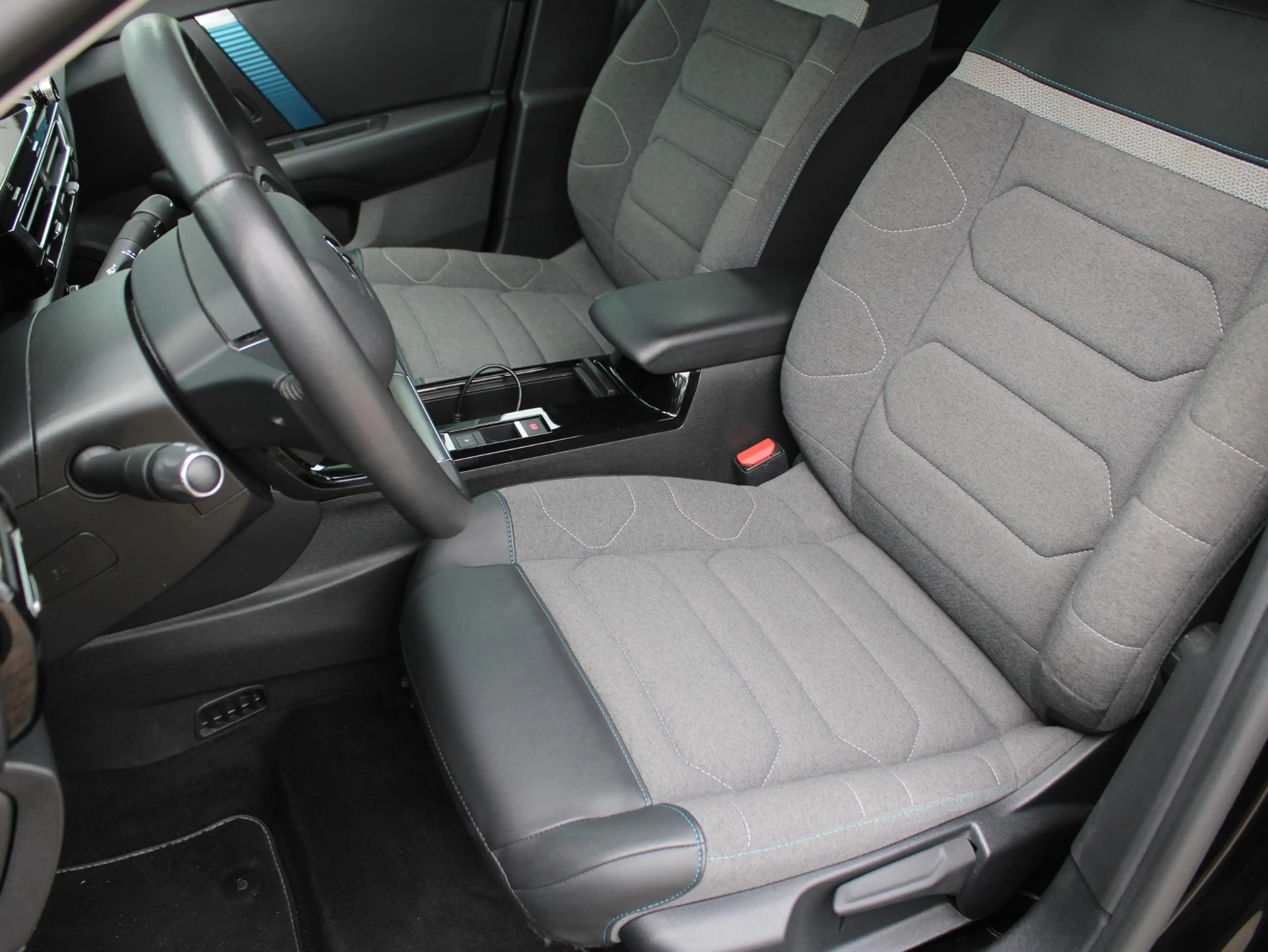 Citroen E-C4 Electric Feel Pack 50 kWh | Navi / Camera / Climate — photo 13