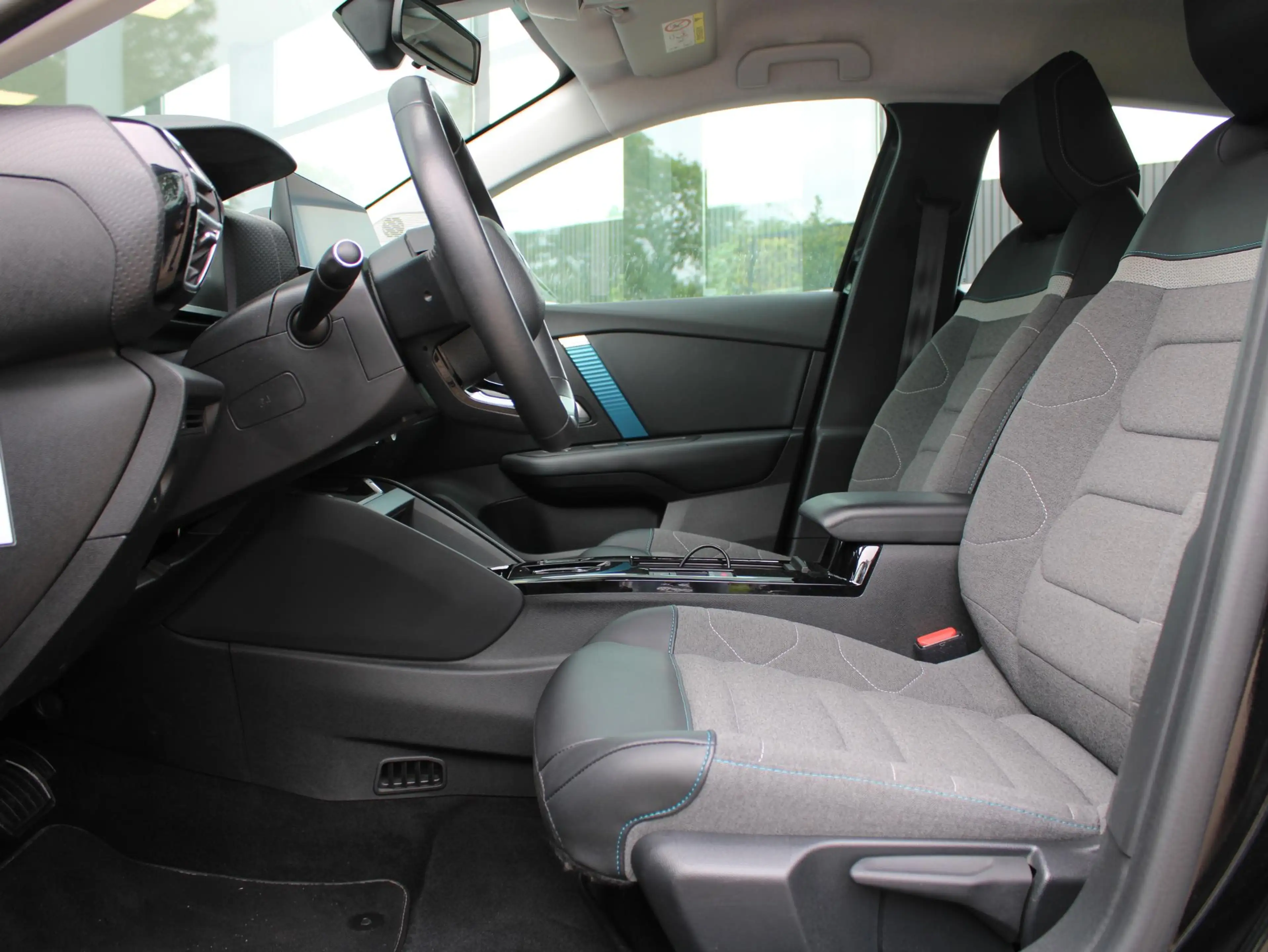 Citroen E-C4 Electric Feel Pack 50 kWh | Navi / Camera / Climate — photo 12