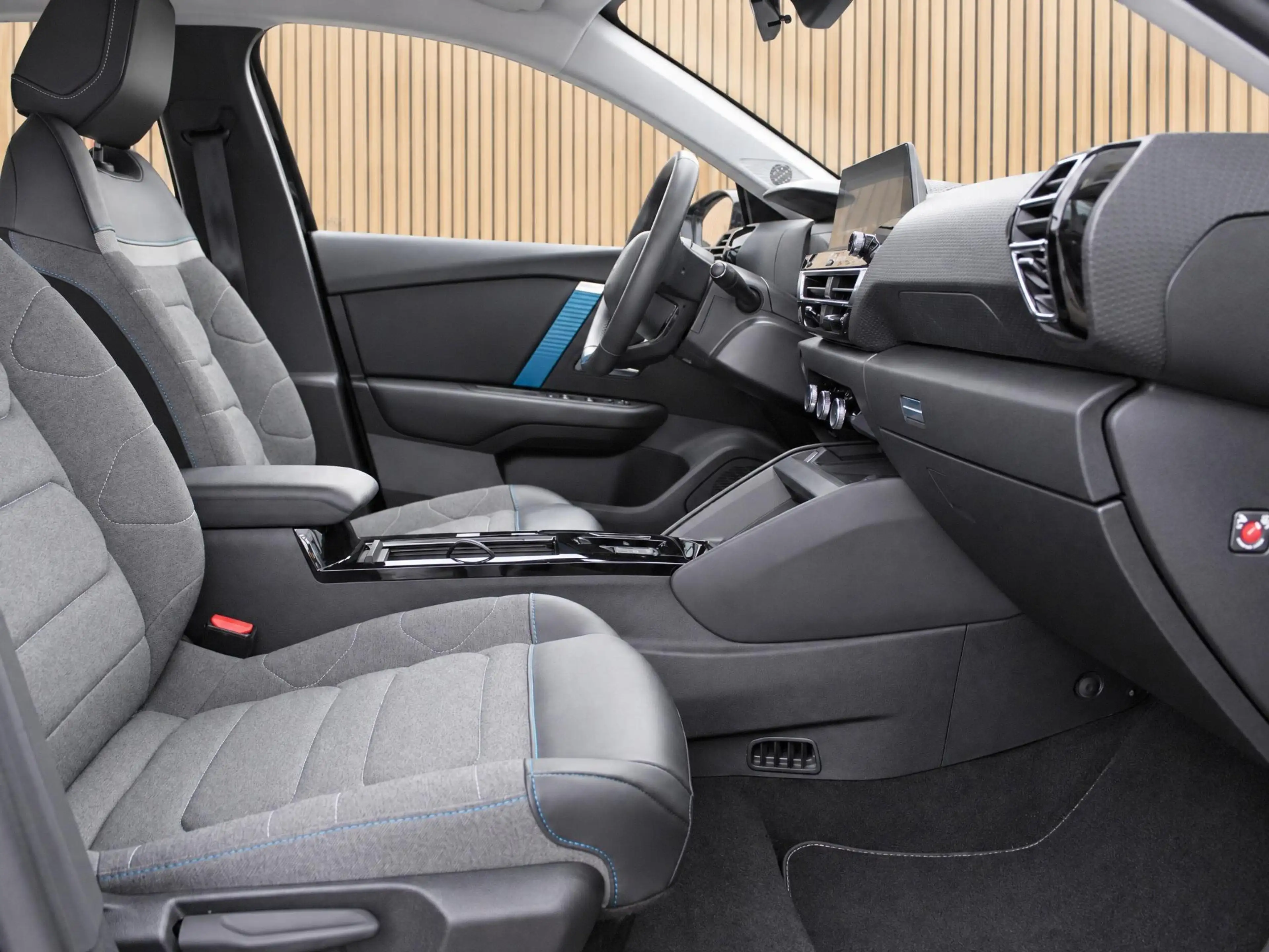Citroen E-C4 Electric Feel Pack 50 kWh | Navi / Camera / Climate — photo 8