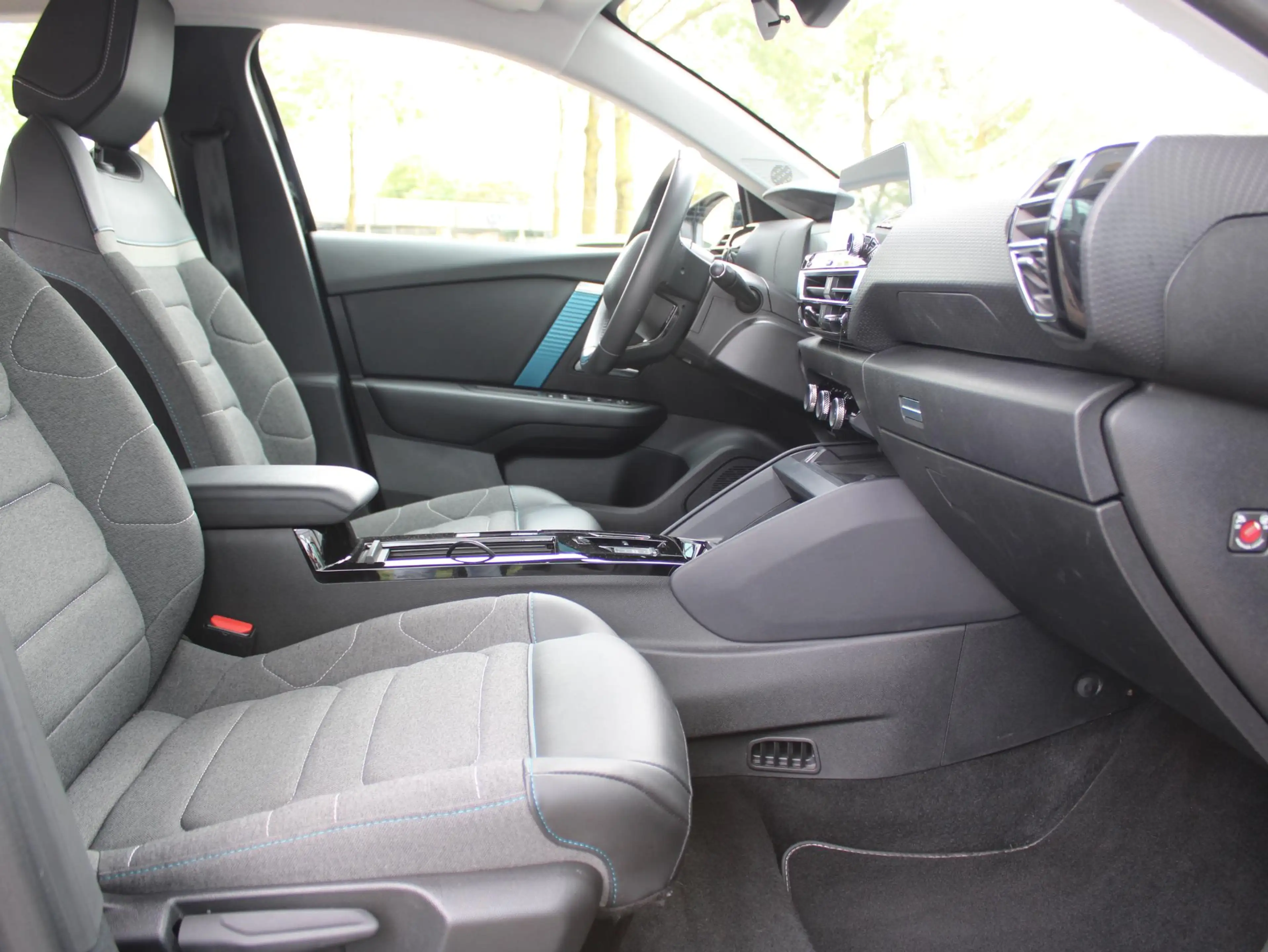 Citroen E-C4 Electric Feel Pack 50 kWh | Navi / Camera / Climate — photo 7