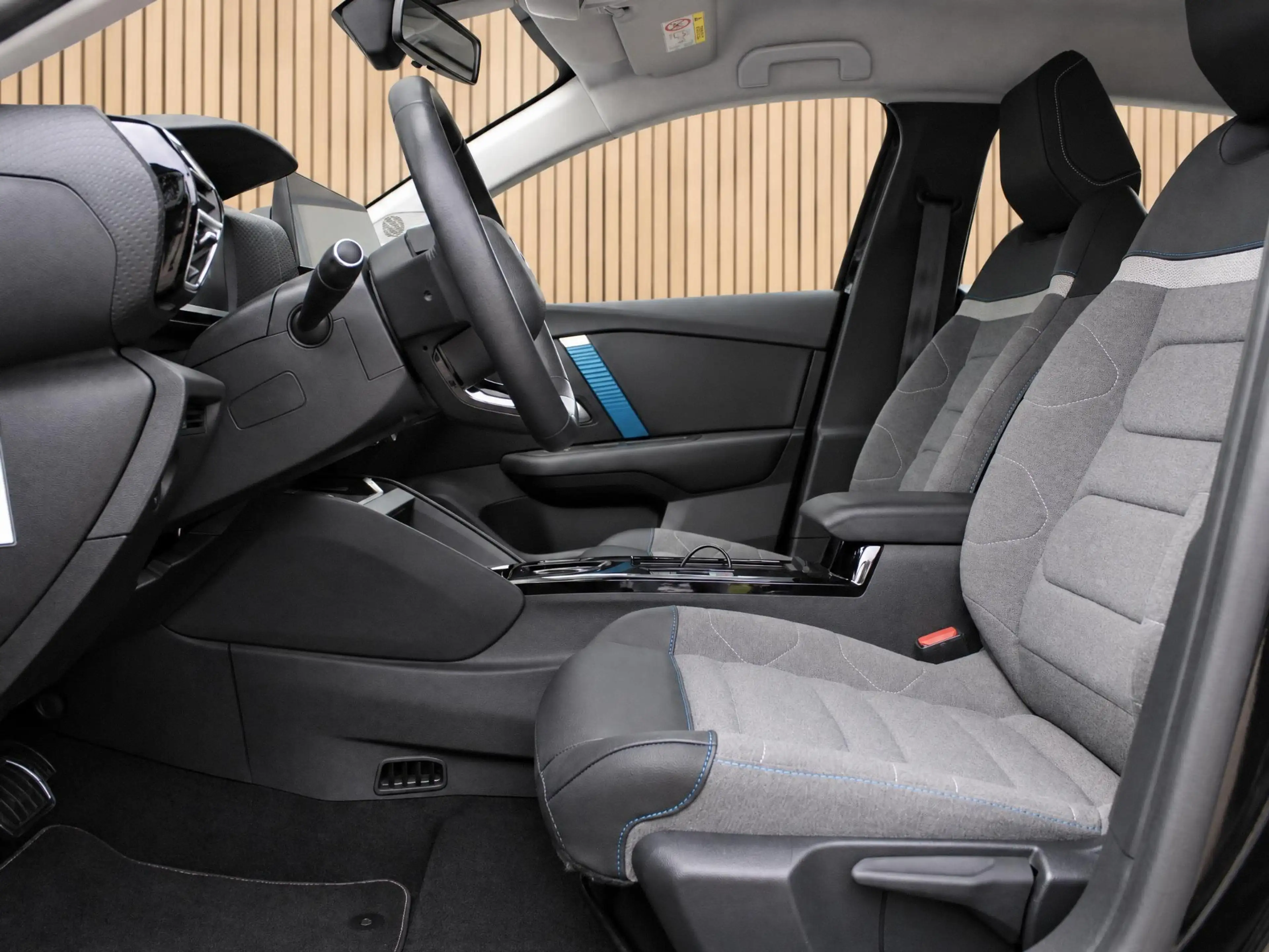 Citroen E-C4 Electric Feel Pack 50 kWh | Navi / Camera / Climate — photo 14