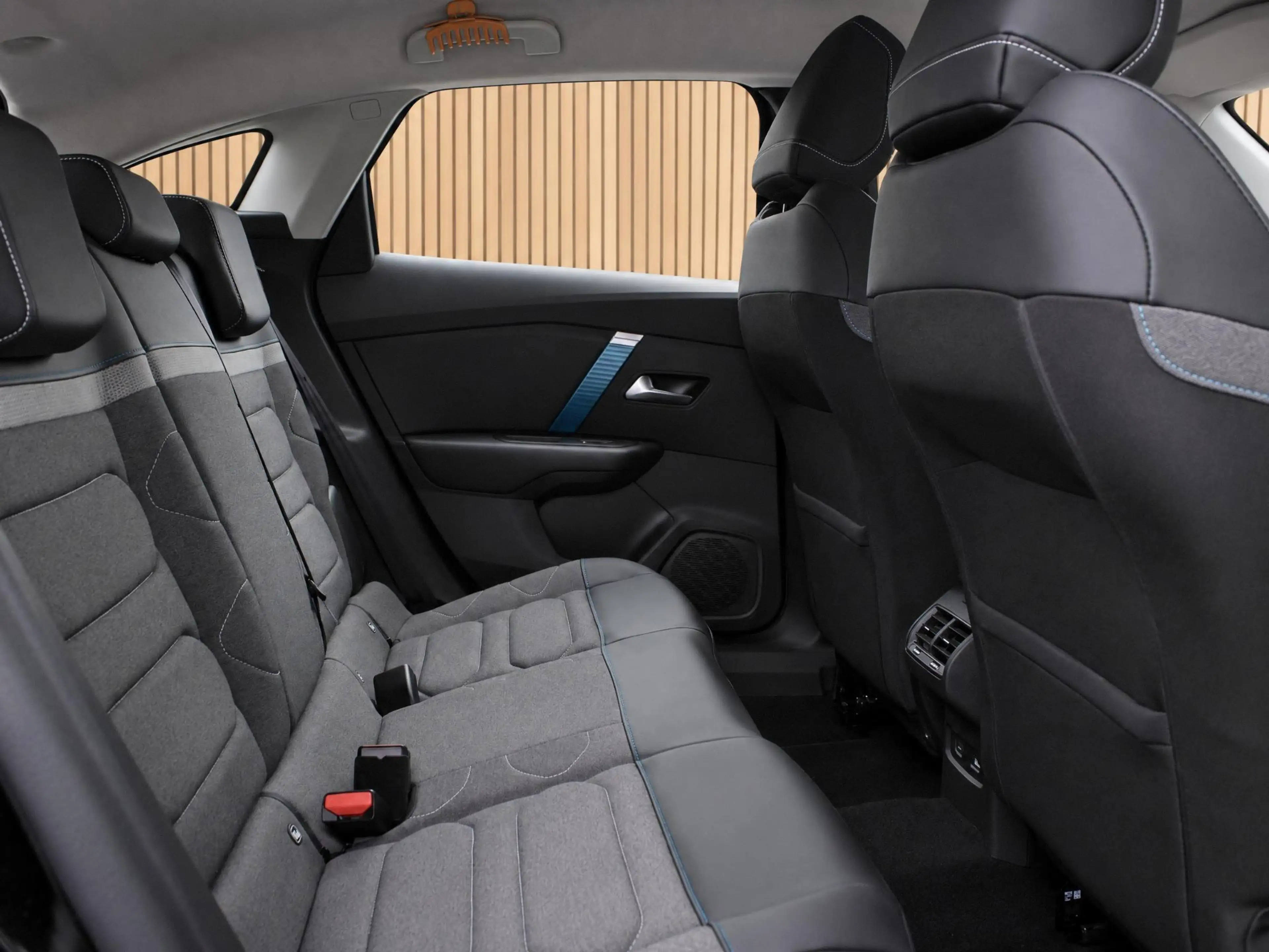 Citroen E-C4 Electric Feel Pack 50 kWh | Navi / Camera / Climate — photo 9