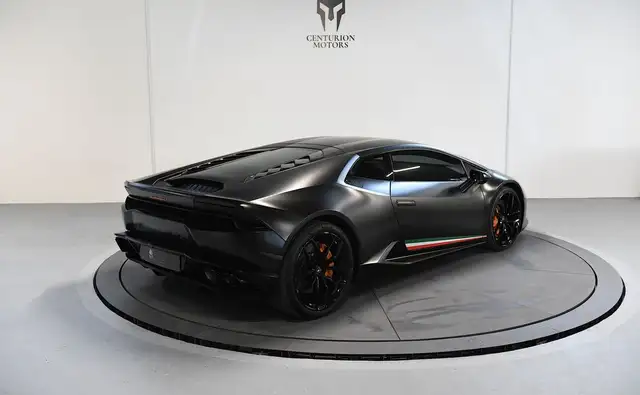 Lamborghini Huracan view 6