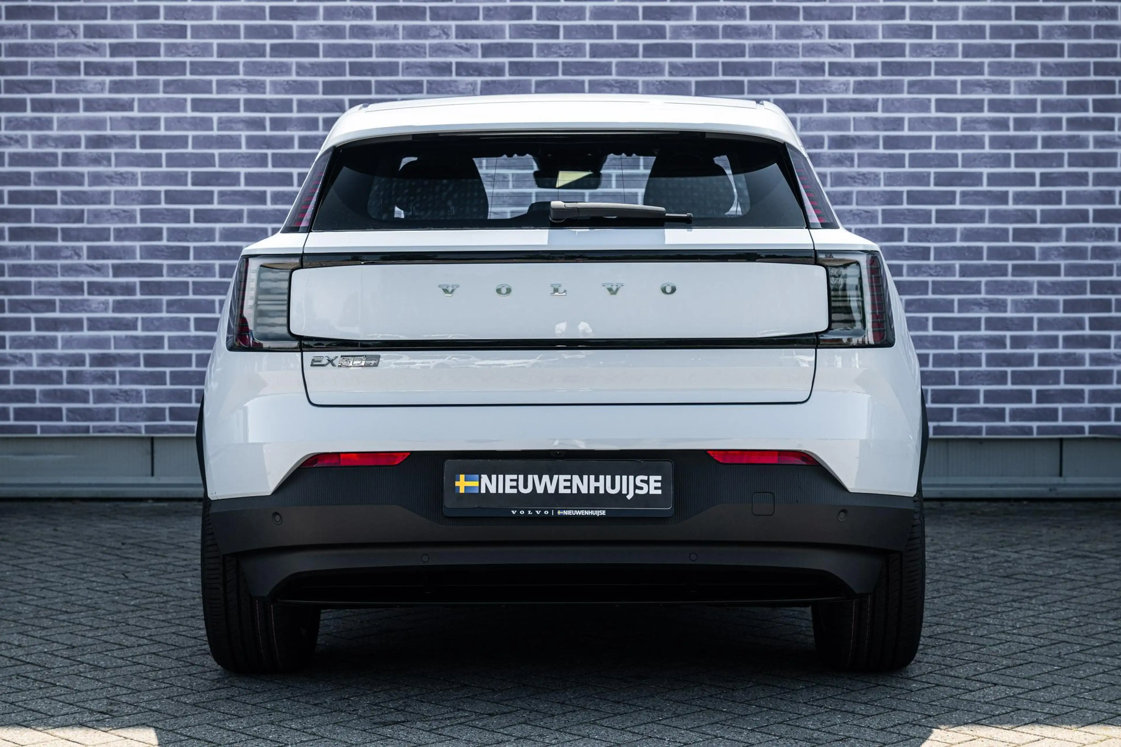 Volvo EX30 P3 Long Range Plus Europa 69 kWh | Google | Long R — photo 6