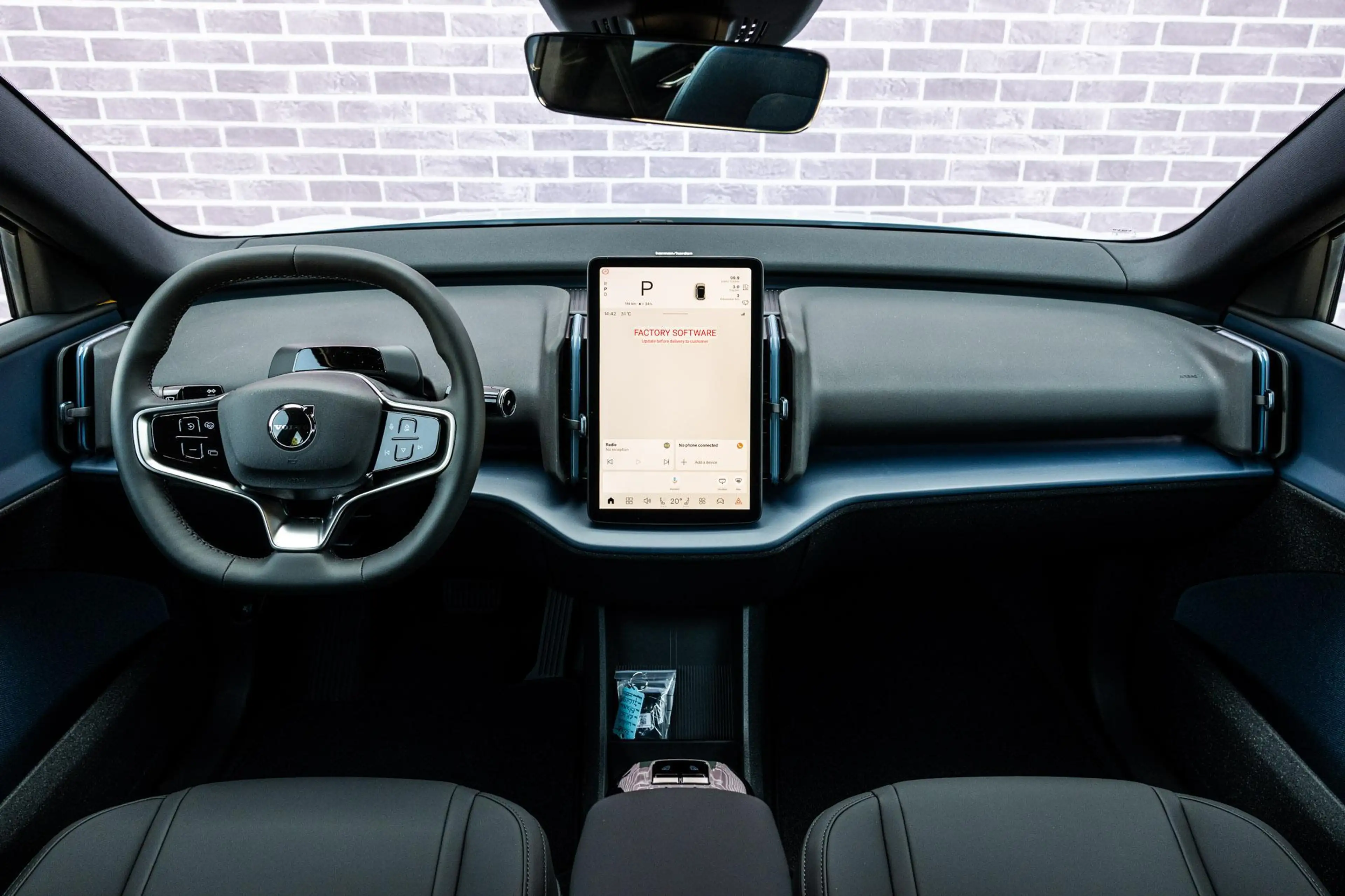 Volvo EX30 P3 Long Range Plus Europa 69 kWh | Google | Long R — photo 8
