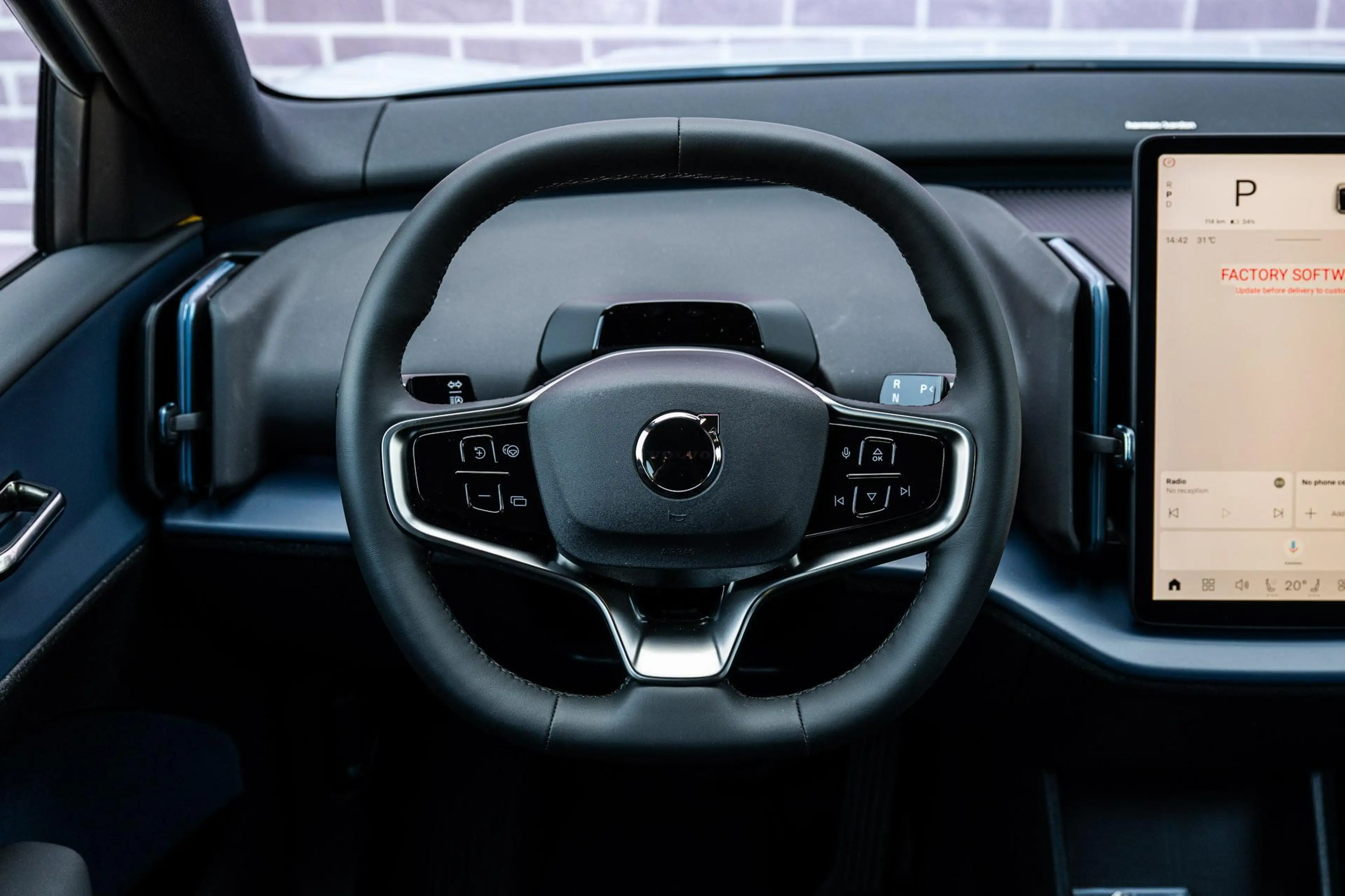 Volvo EX30 P3 Long Range Plus Europa 69 kWh | Google | Long R — photo 7