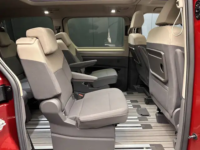 Volkswagen Multivan view 26