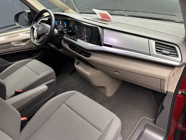 Volkswagen Multivan view 12