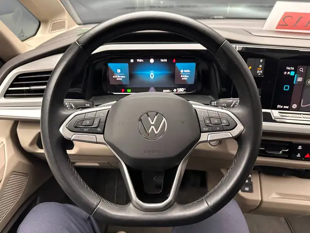 Volkswagen Multivan view 17