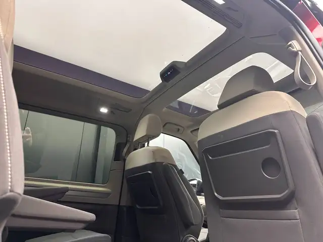 Volkswagen Multivan view 10
