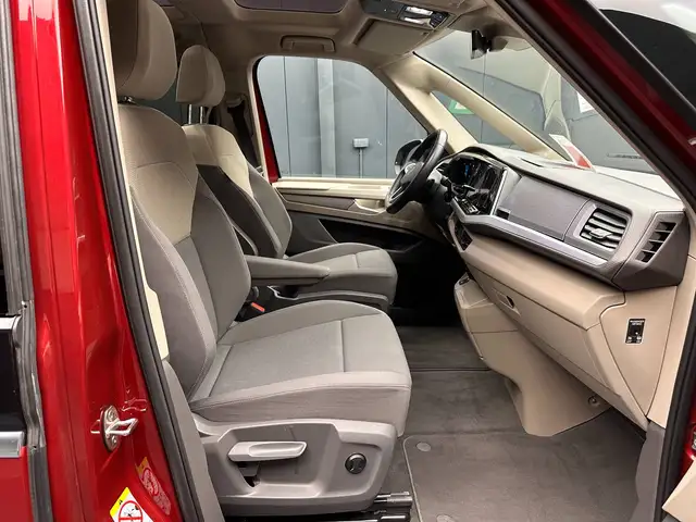 Volkswagen Multivan view 11