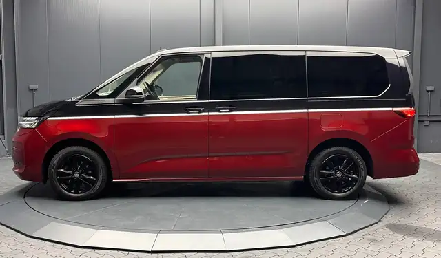Volkswagen Multivan view 2