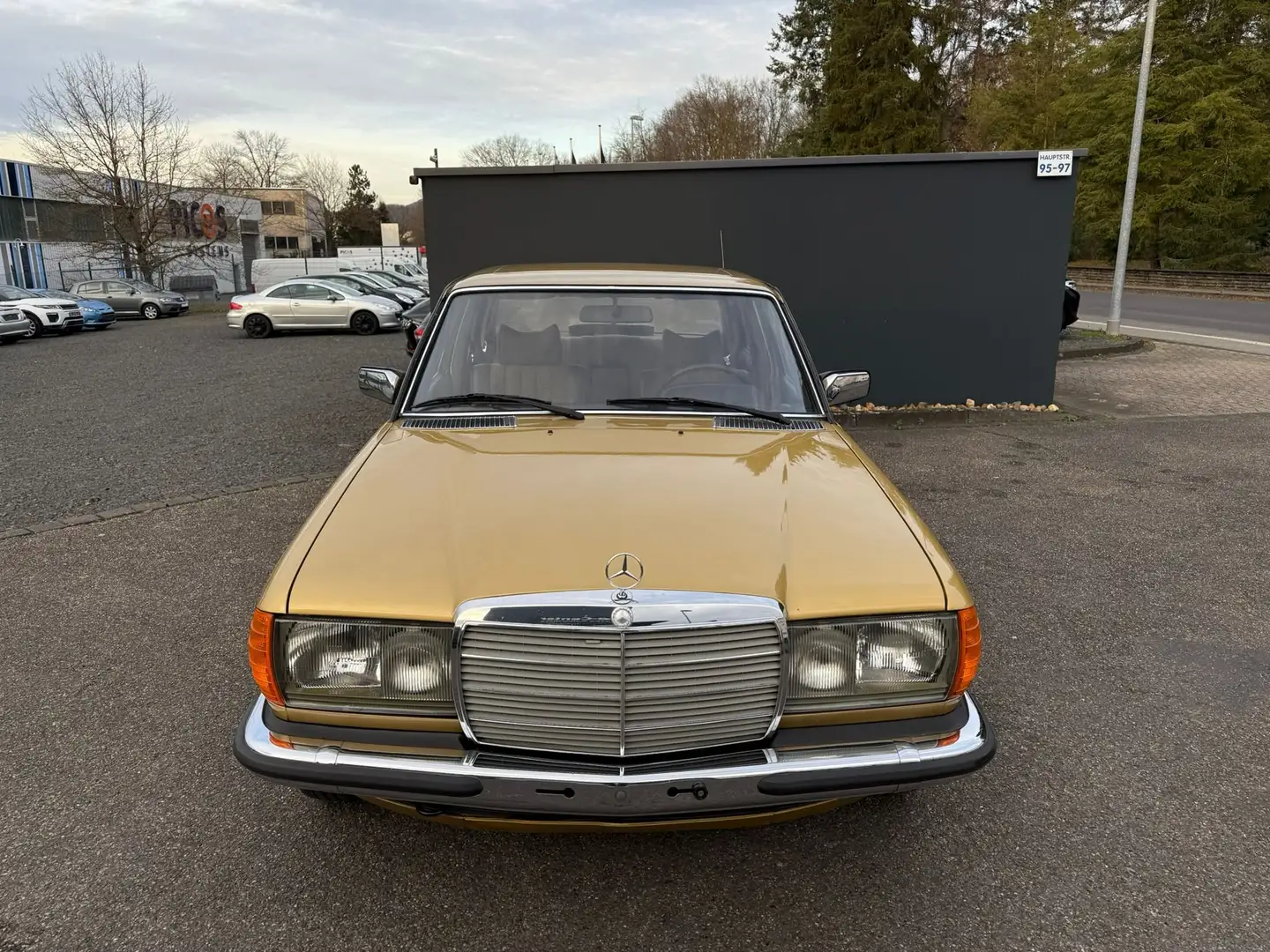 Mercedes-Benz 280 W123 280 Automatik/Schiebedach/Oldtimer Gelb - 2
