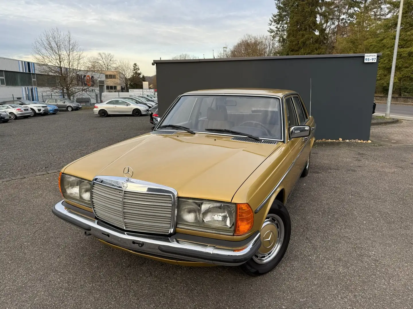Mercedes-Benz 280 W123 280 Automatik/Schiebedach/Oldtimer Gelb - 1