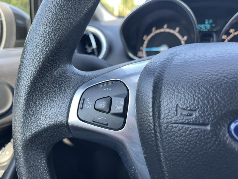 Ford Fiesta 1.25 * Airco * 5 Drs * Trekhaak * Apk 02-2027 — photo 14