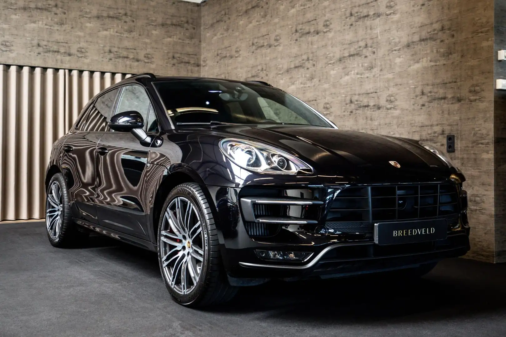 Porsche Macan 3.6 Turbo 400pk, Burmester, Carbon, Luchtver, Spor Zwart - 2