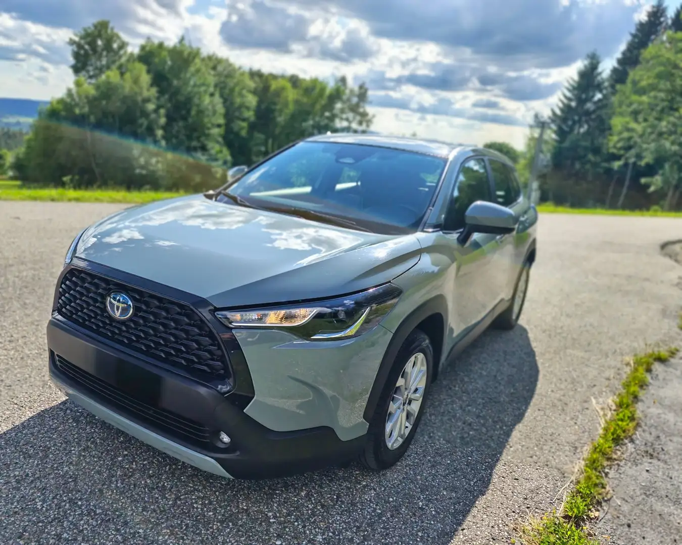 Toyota Corolla Cross Corolla Cross 1,8 Hybrid Active Drive 2WD Active Drive Grün - 2