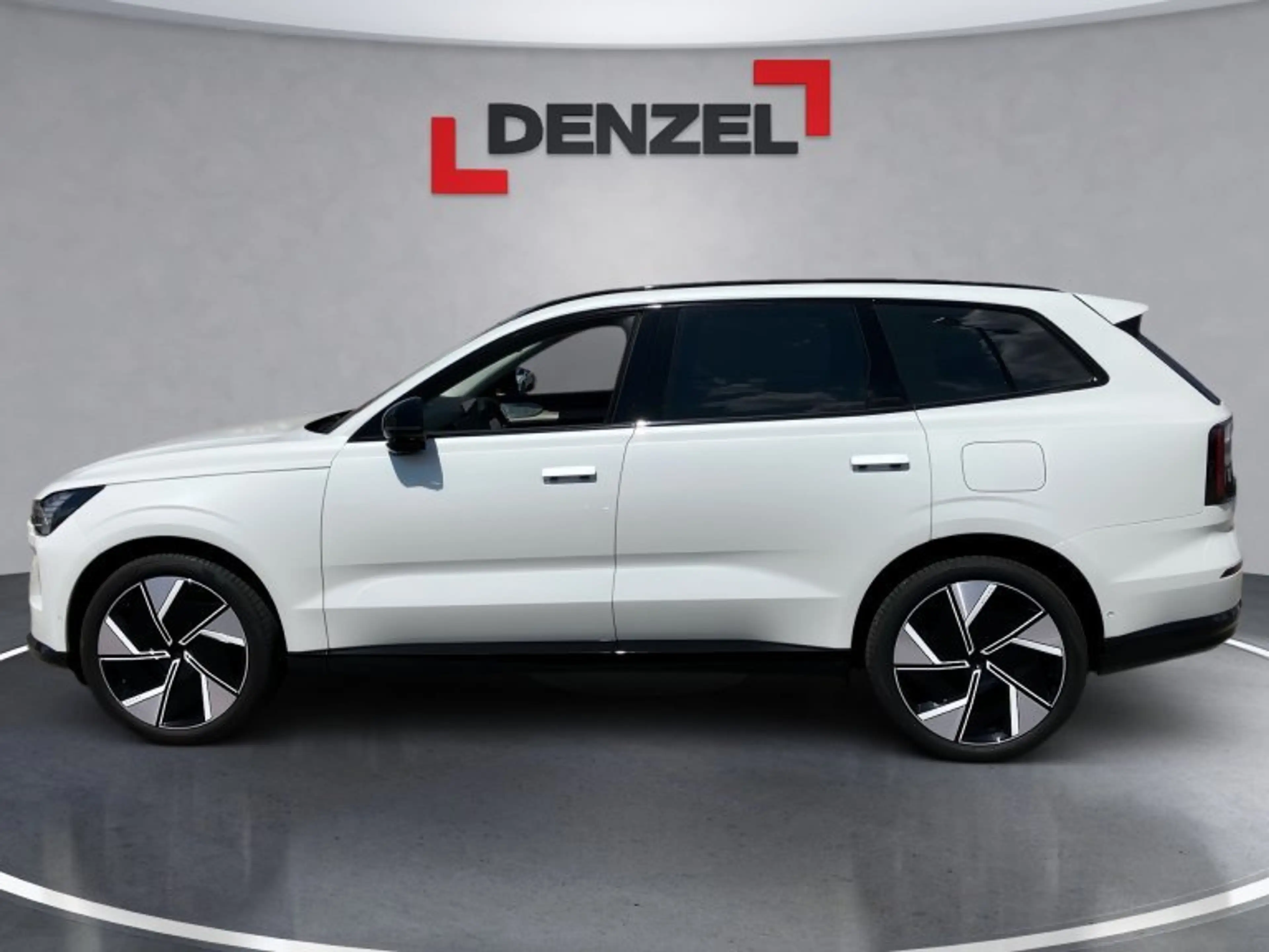 Volvo EX90 Ultra, Twin Motor Performance, Vollelektrisch, 7 Sitze — photo 2