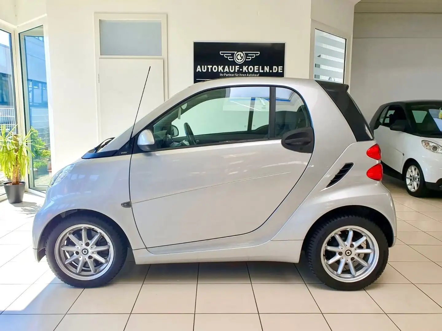 smart forTwo coupe Passion 52kW/Klima/Alus/Garantie Silber - 1