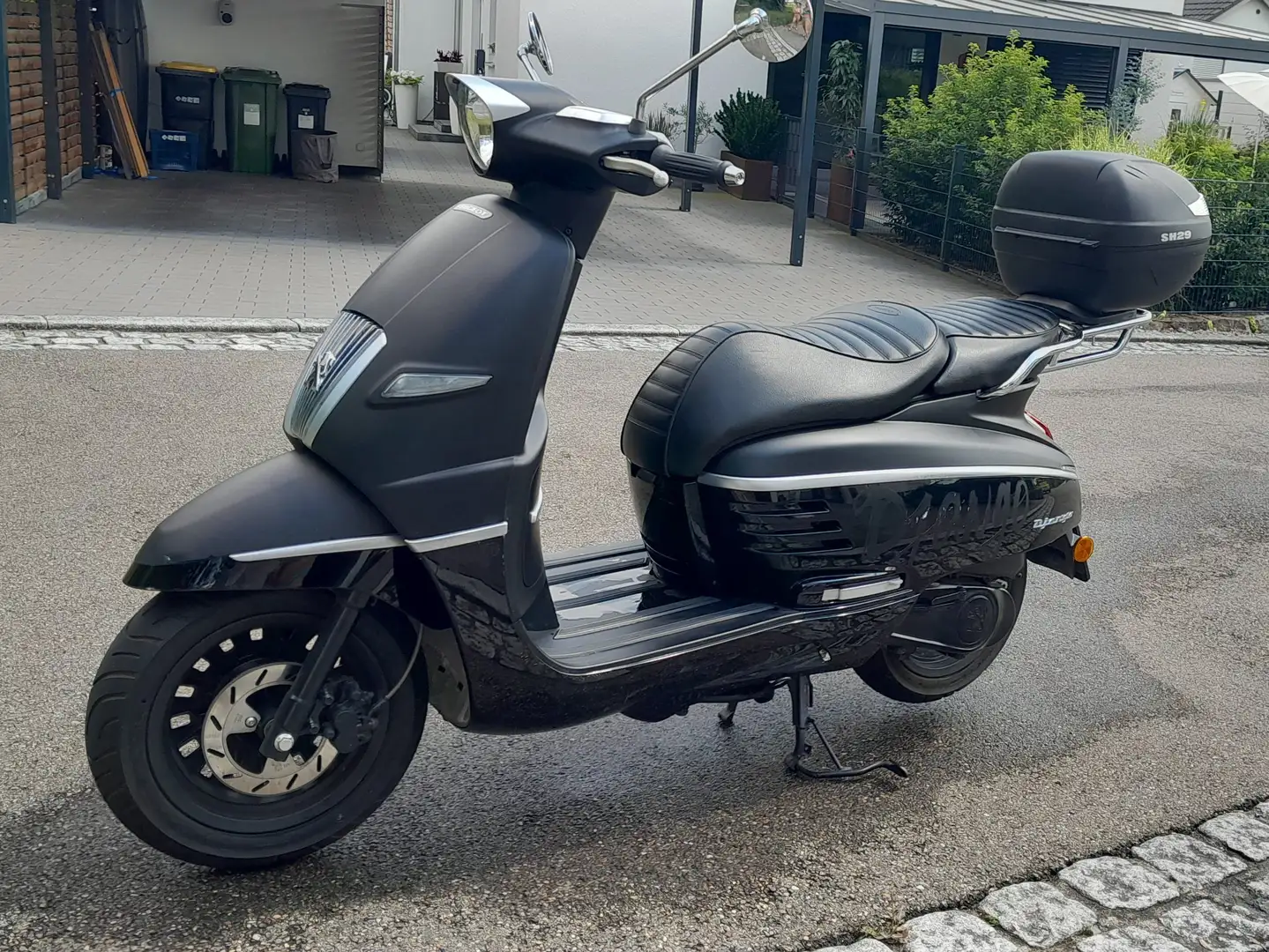 Peugeot Django 50 2T Mad Black Černá - 1