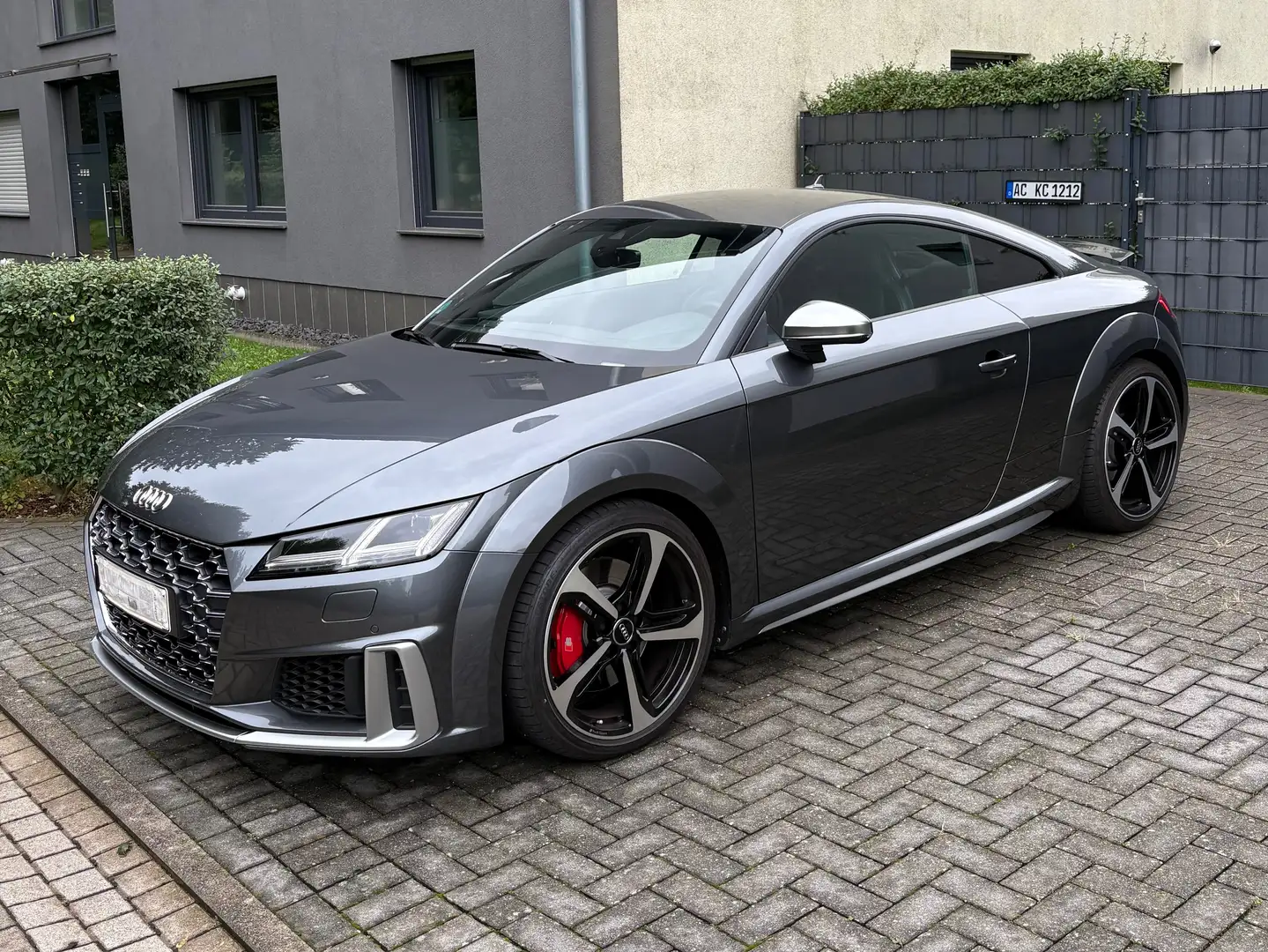 Audi TTS TTS Coupe TFSI quattro S tronic Grau - 2