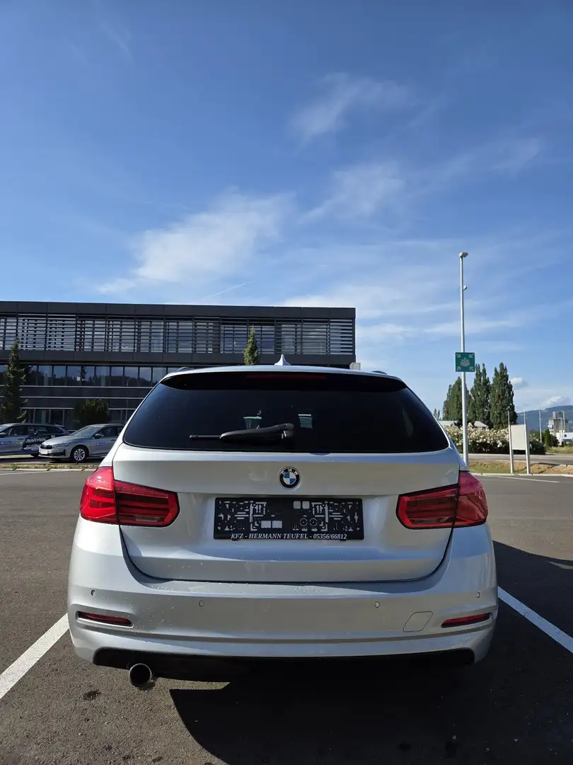 BMW 318 318d Touring Advantage Aut. - 2