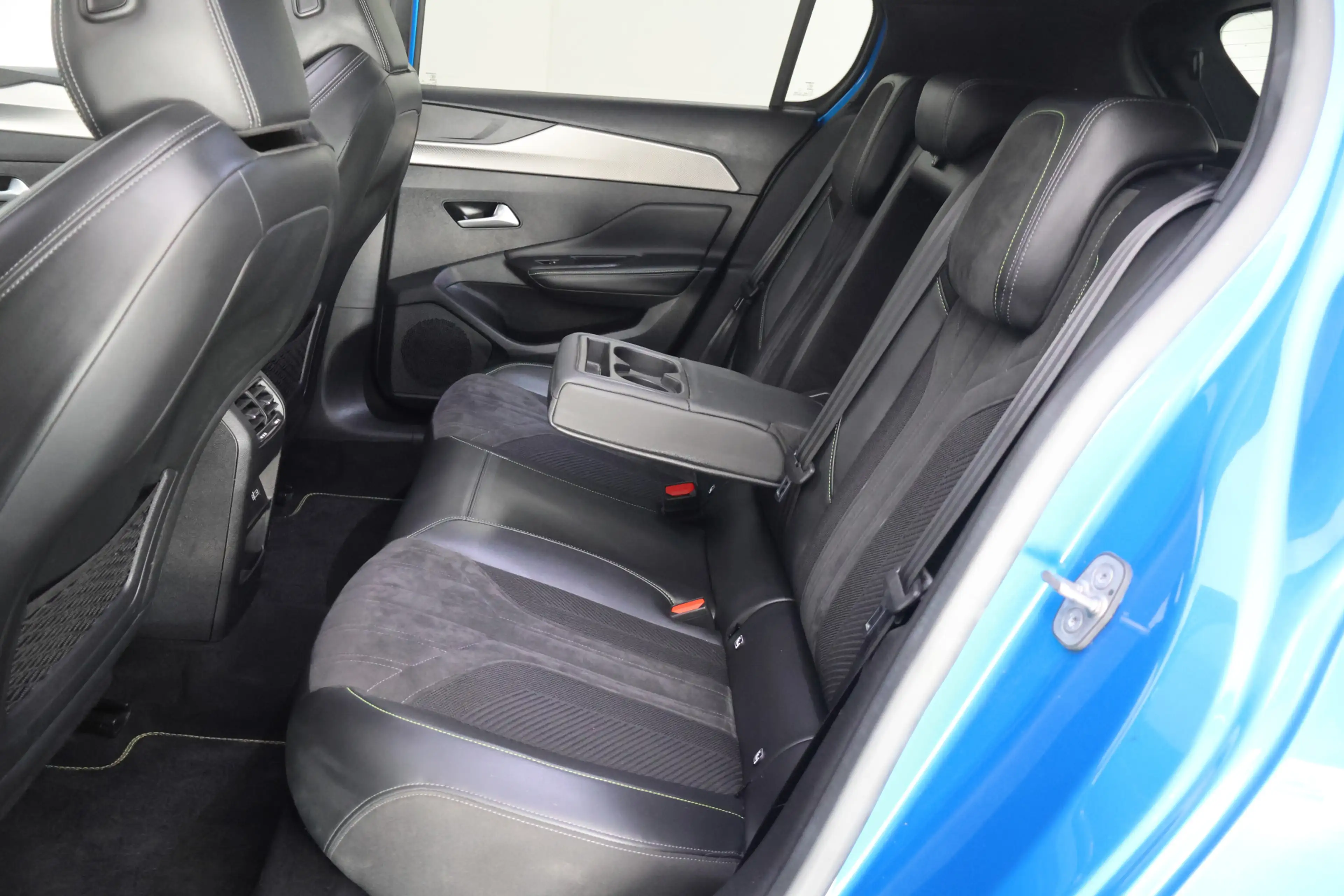 Peugeot 308 1.2T Aut. GT- Pack Business PANO | MATRIX LED | AC — photo 11
