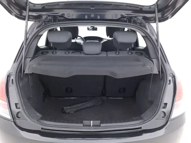 Lancia Ypsilon view 14