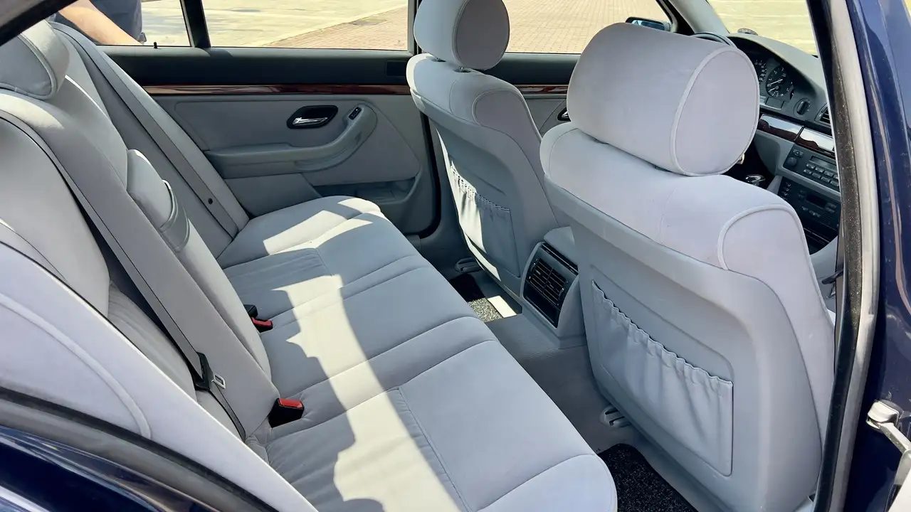 BMW 523i, foto 12
