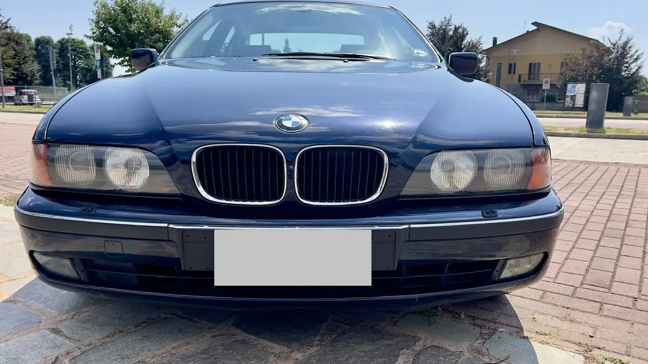 BMW 523i, foto 2