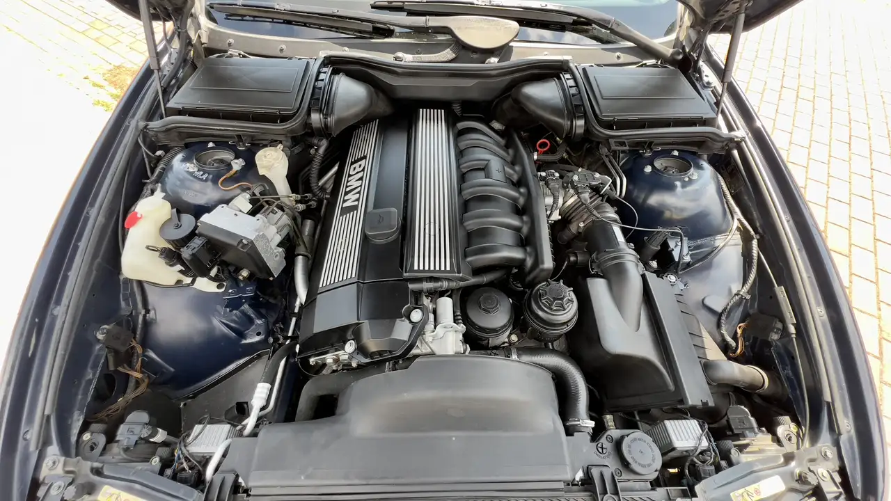BMW 523i, foto 3