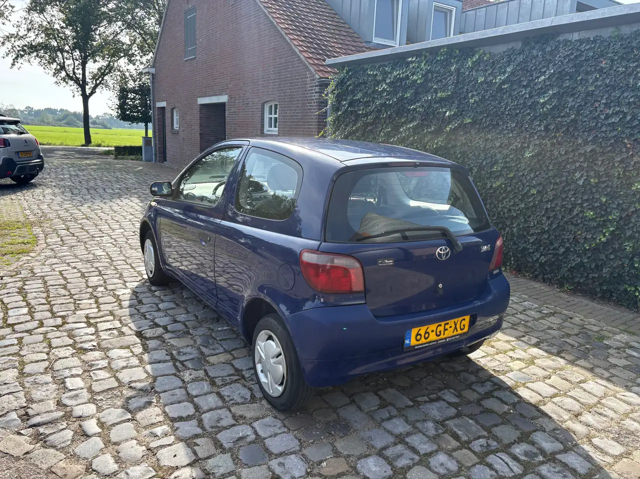 Toyota Yaris 1.0-16V VVT-i, foto 2