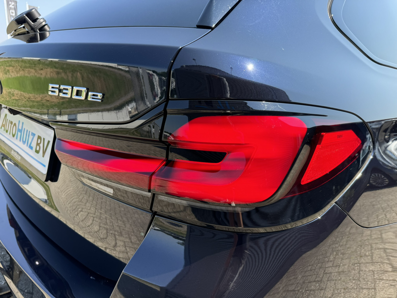 BMW 530 5-serie Touring 530e High Executive M Sport Panora — photo 43