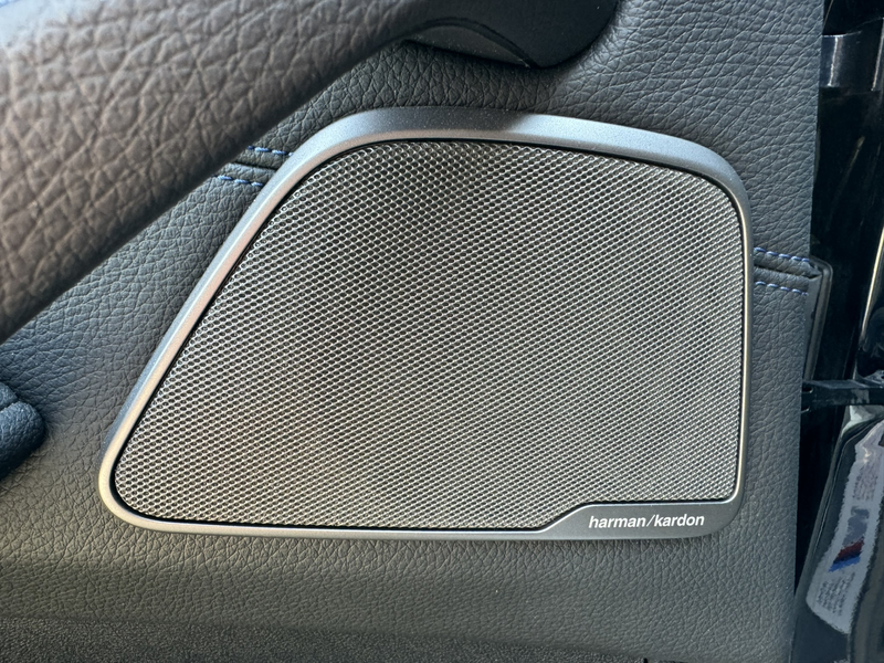 BMW 530 5-serie Touring 530e High Executive M Sport Panora — photo 40