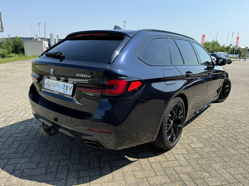 BMW 530 5-serie Touring 530e High Executive M Sport Panora — photo 5