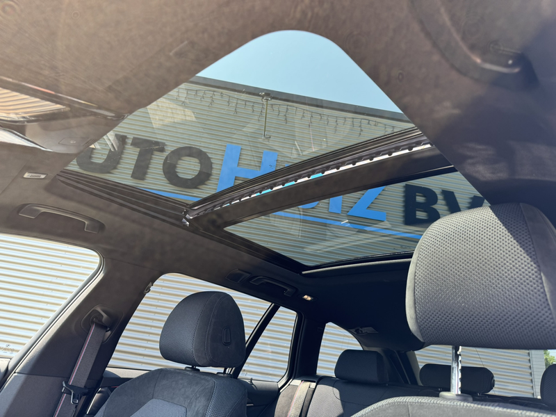 BMW 530 5-serie Touring 530e High Executive M Sport Panora — photo 36