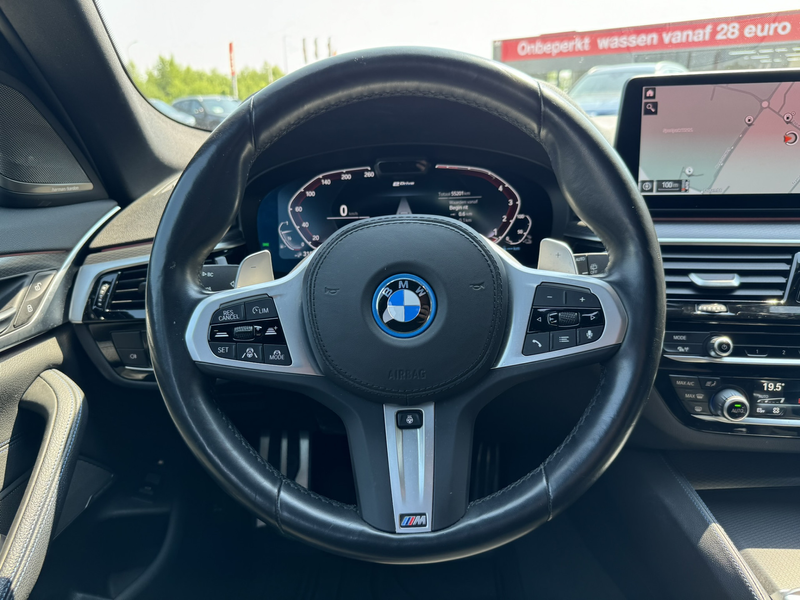 BMW 530 5-serie Touring 530e High Executive M Sport Panora — photo 10