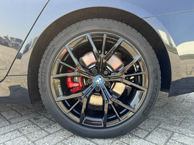 BMW 530 5-serie Touring 530e High Executive M Sport Panora — photo 42