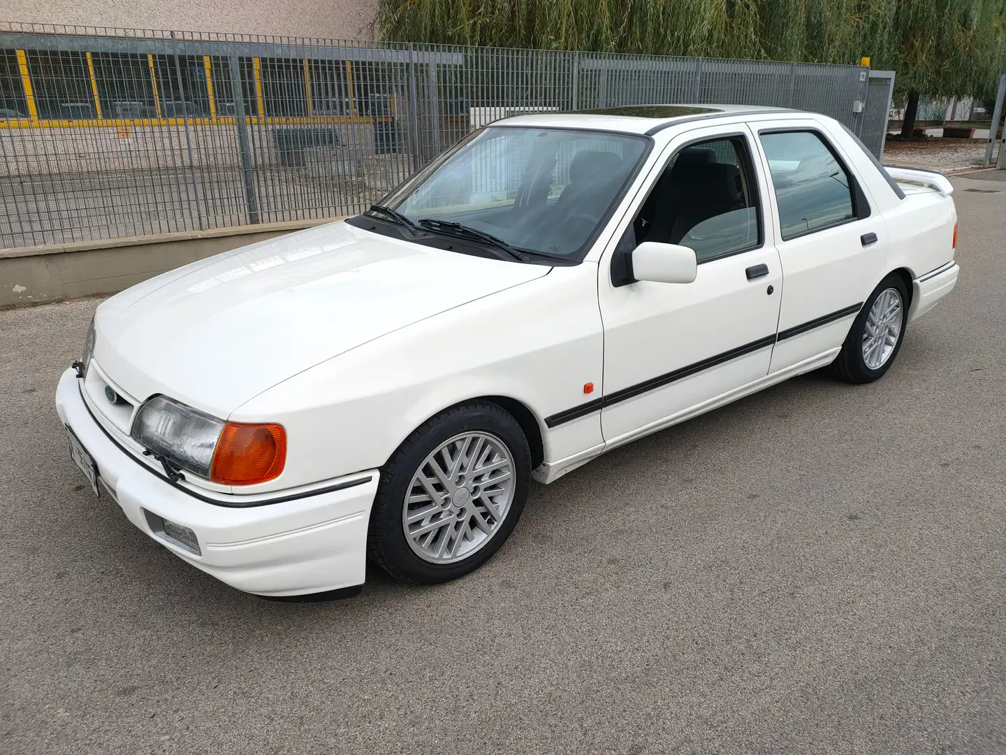 Ford Sierra 2.0 Cosworth 2wd White - 1