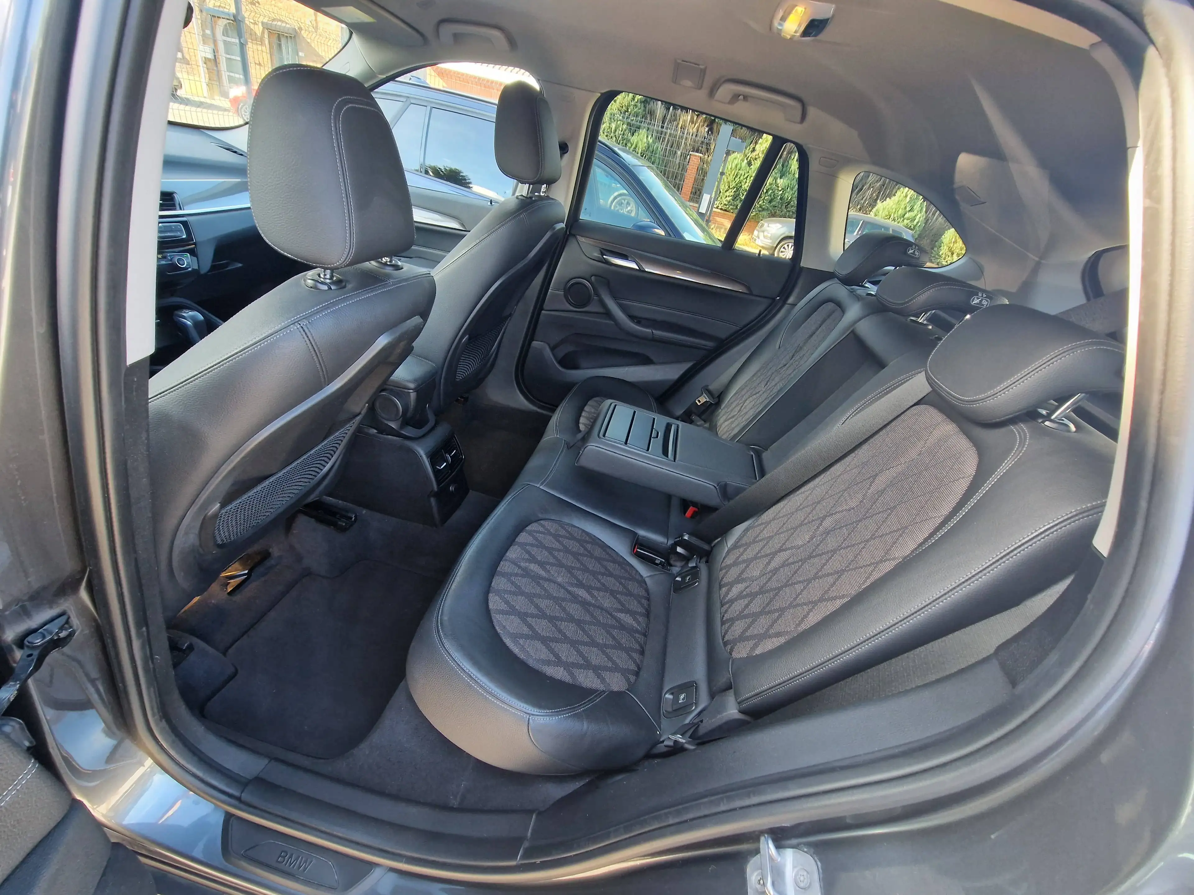 BMW X1 1.5iA sDrive18*1°PROPRIO*CARNET*XENON*GPS*CUIR*PDC — photo 6