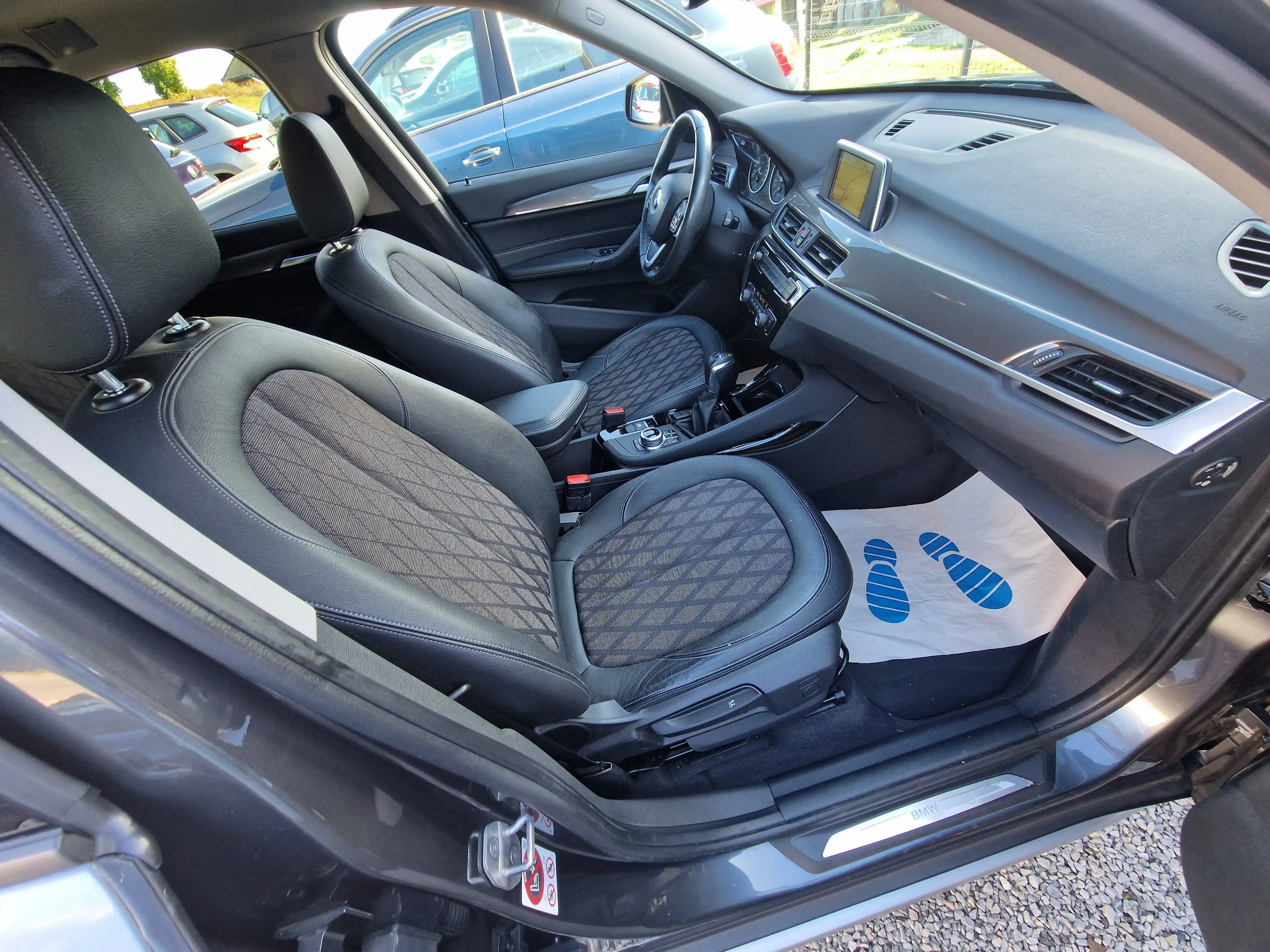 BMW X1 1.5iA sDrive18*1°PROPRIO*CARNET*XENON*GPS*CUIR*PDC — photo 12