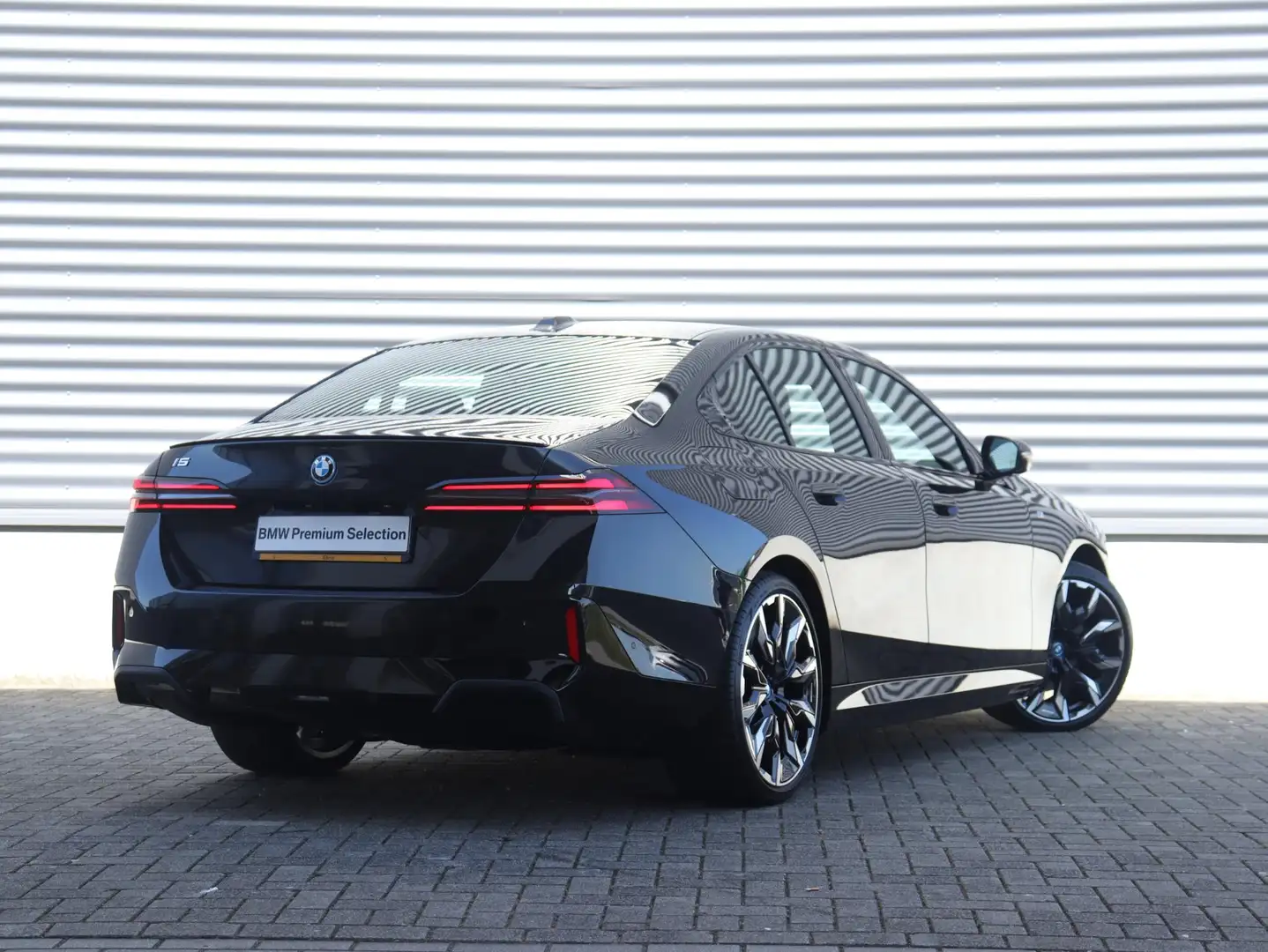 BMW i5 eDrive40 | M Sportpakket Pro | Comfort Pack | Driv Zwart - 2