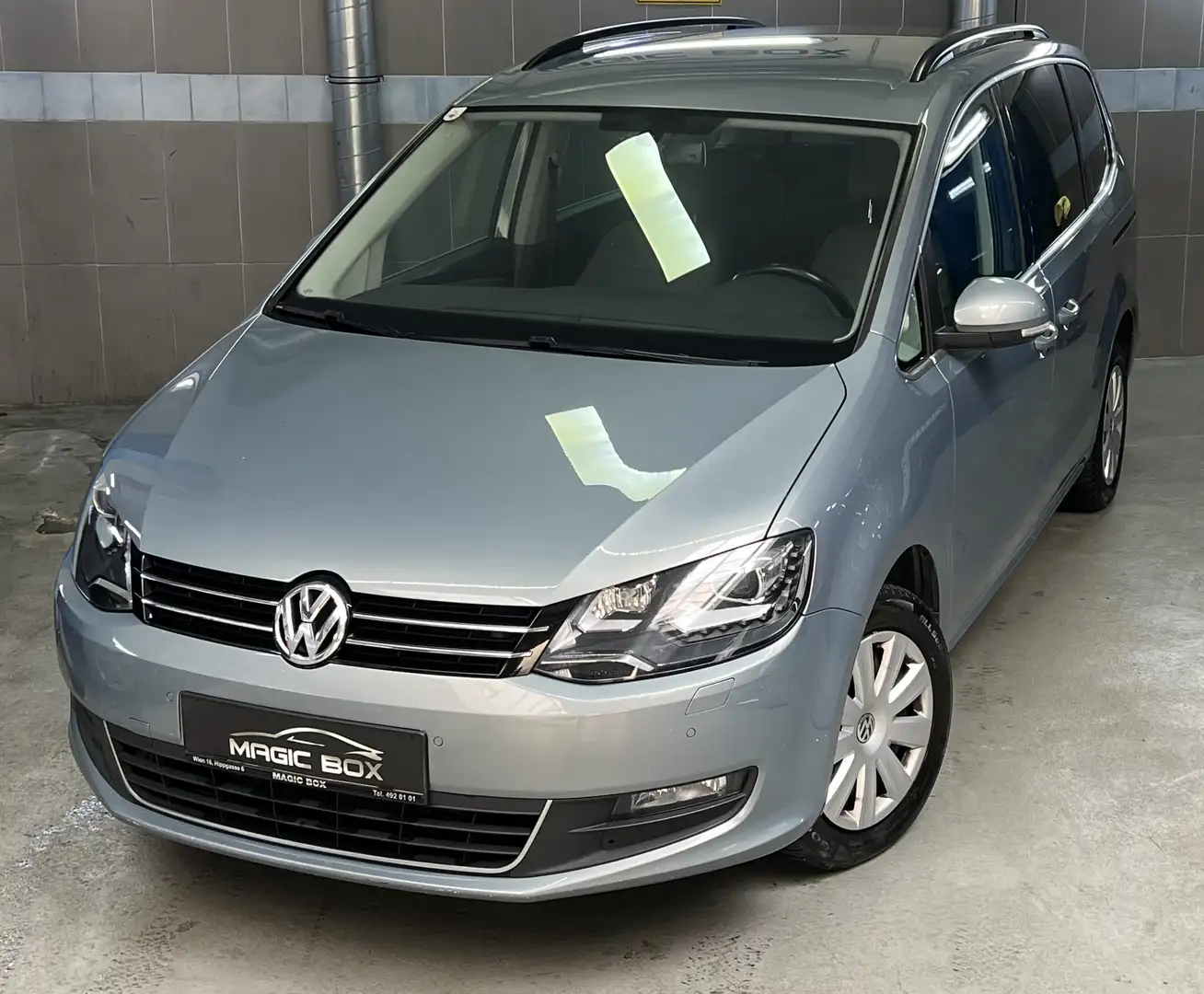 Volkswagen Sharan *TOP*7-Sitzer*DSG*Park-Pilot*Xenon*3-Zonen Klima* Grau - 2