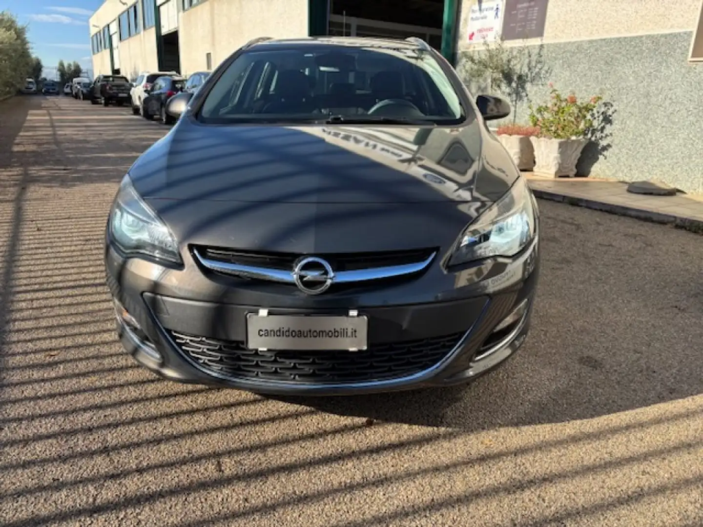 Opel Astra 1.7 CDTI 130CV Sports Tourer Cosmo Gris - 2