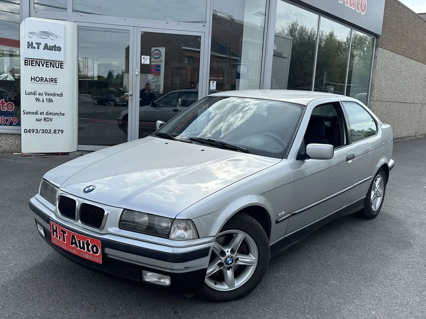 BMW 318 318is/ti/Etat neuf/94.000Kms/1er proprietaire Stříbrná - 1